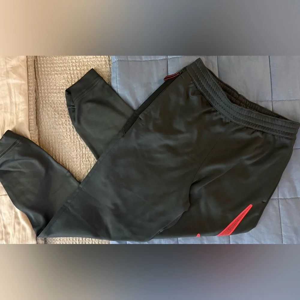Nike Youth Large Dark Gray Black Jogger Pants Orange Swoosh Athletic - Picture 7 of 13